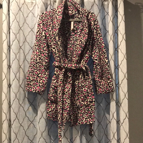 Victoria's Secret Other - Victoria’s Secret Hearts Robe Size Medium/ Large